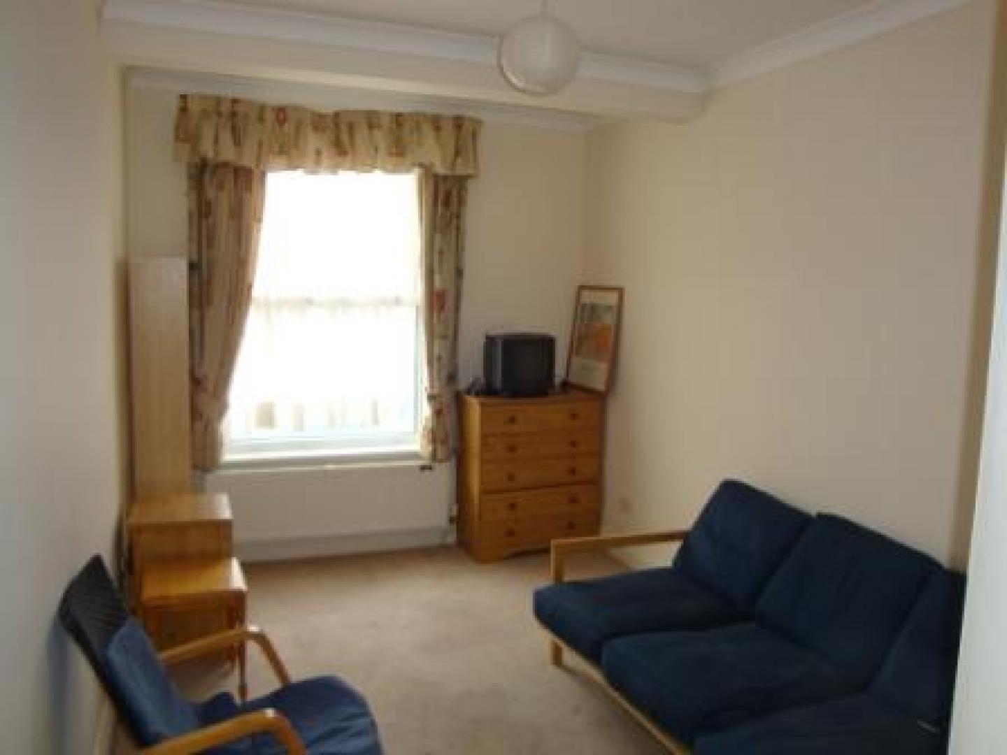 			NEW INSTRUCTION, 2 Bedroom, 1 bath, 1 reception Flat			 Kilburn High Road, KILBURN